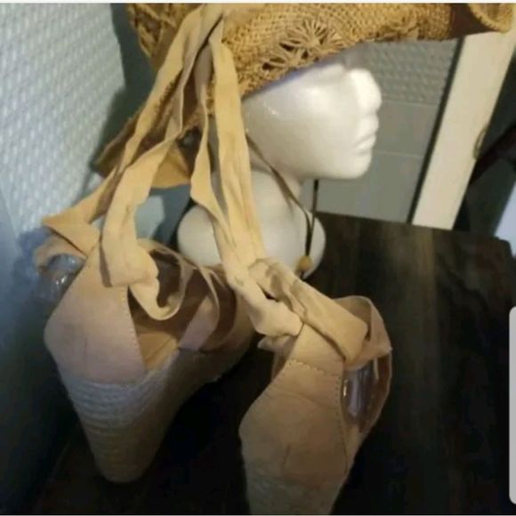 Venus Gladiator Wrap Espadrille Wedge Sandals Natural Faux Suede Women's Sz. 10M - Picture 6 of 13